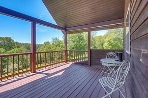 Quiet Family Cabin in Hamden: Hot Tub + Game Room!