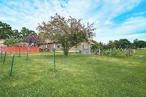 Spacious Ozarks Family Home - Private Pool & Grill