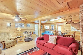 Inviting Mountain View Cabin: 3 Mi to Town & Shops