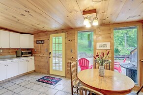 Mountain-view Cabin on Farm: 3 Mi to Town & Shops