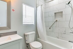 Baltimore Townhome w/ Private Rooftop Patio!