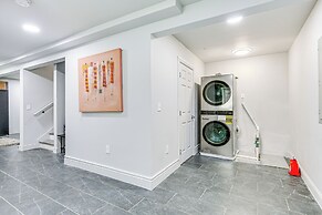 Baltimore Townhome w/ Private Rooftop Patio!