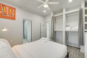 Baltimore Townhome w/ Private Rooftop Patio!