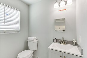 Baltimore Townhome w/ Private Rooftop Patio!