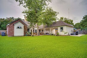 Elegant Baton Rouge Home w/ Yard ~ 3 Mi to Lsu!