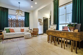 Elegant Baton Rouge Home w/ Yard ~ 3 Mi to Lsu!