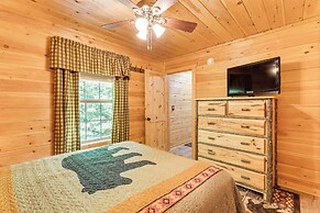 Peaceful Murphy Cabin w/ Fire Pits & Forest Views!