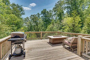 Peaceful Murphy Cabin w/ Fire Pits & Forest Views!