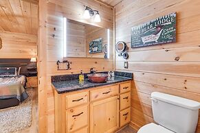 Peaceful Murphy Cabin w/ Fire Pits & Forest Views!