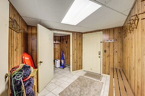 Beech Mountain Cabin w/ Deck, Grill: Ski + Hike!