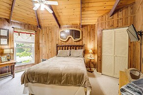 Beech Mountain Cabin w/ Deck, Grill: Ski + Hike!