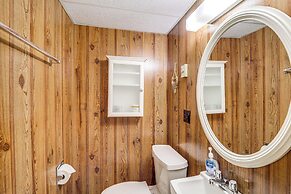 Beech Mountain Cabin w/ Deck, Grill: Ski + Hike!