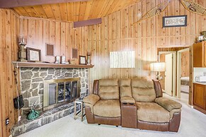 Beech Mountain Cabin w/ Deck, Grill: Ski + Hike!