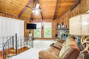 Beech Mountain Cabin w/ Deck, Grill: Ski + Hike!