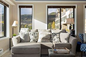 2782 Slopeside 1 Bedroom Condo by RedAwning