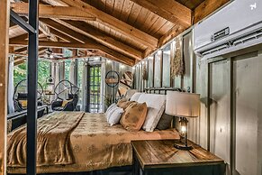 Light'n Bug Bungalow 1 Bedroom Cabin by RedAwning