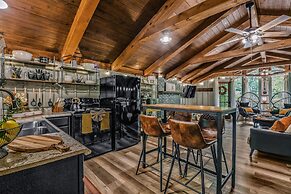 Light'n Bug Bungalow 1 Bedroom Cabin by RedAwning