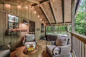 Light'n Bug Bungalow 1 Bedroom Cabin by RedAwning