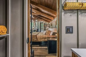 Light'n Bug Bungalow 1 Bedroom Cabin by RedAwning