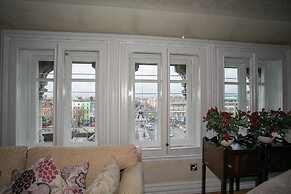 Parnell Boulevard Apartments