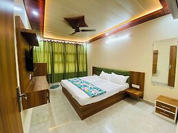 The Raman Palace - A Budget Hotel