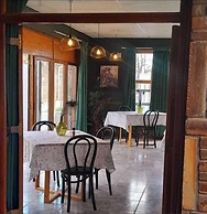 Canyon Hotel