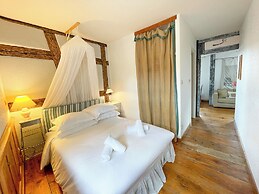 La Maison Bleue