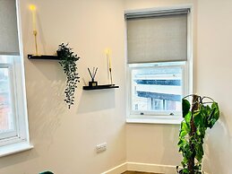 Spacious 2 Bedroom Apartment in Margate