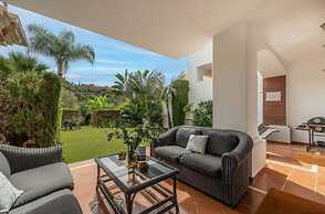 2 Bedrooms - Sleeps 4 - Garden and Pool With View