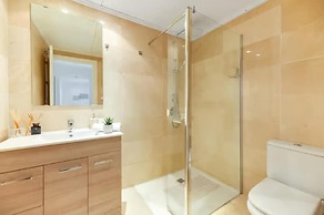 2 Bedrooms - Sleeps 4 - Garden and Pool With View