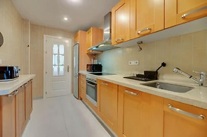 2 Bedrooms - Sleeps 4 - Garden and Pool With View