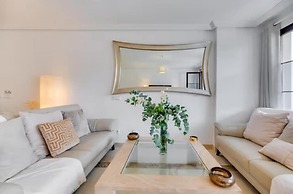 2 Bedrooms - Sleeps 4 - Garden and Pool With View