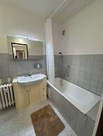 Charming Apart Near Center