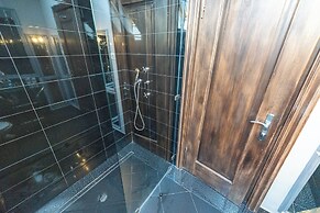 Casa Din Bran-Inn Center