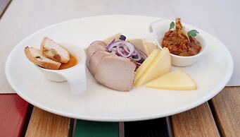 Casa Din Bran-Inn Center