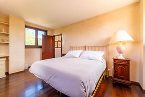 Villetta Camelia with Garden