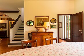 Villetta Camelia with Garden