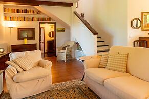 Villetta Camelia with Garden