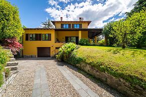 Villetta Camelia with Garden