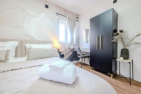 Luxury apartment Marino near beach
