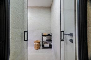 Luxury apartment Marino near beach