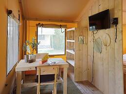 Cozy Tent Lodge With Pool