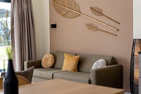 Modern Lodge by the Water