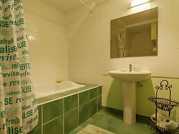 Spacious House With Heated Pool and Sauna