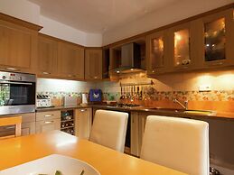 Spacious House With Heated Pool and Sauna