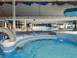 Modern Holiday Home With Sauna, in a Holiday Park, Beach Within Walkin