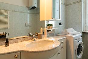 Autumn Apartment by Wonderful Italy