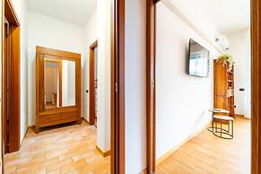 Autumn Apartment by Wonderful Italy