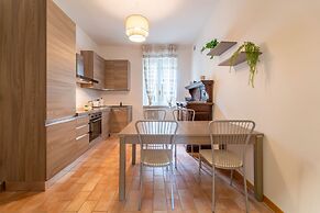 Autumn Apartment by Wonderful Italy