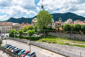 Autumn Apartment by Wonderful Italy